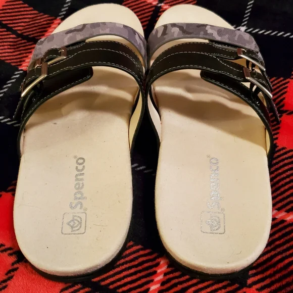 Spenco womens Size 11b camo slides. In good condition - Picture 3 of 5